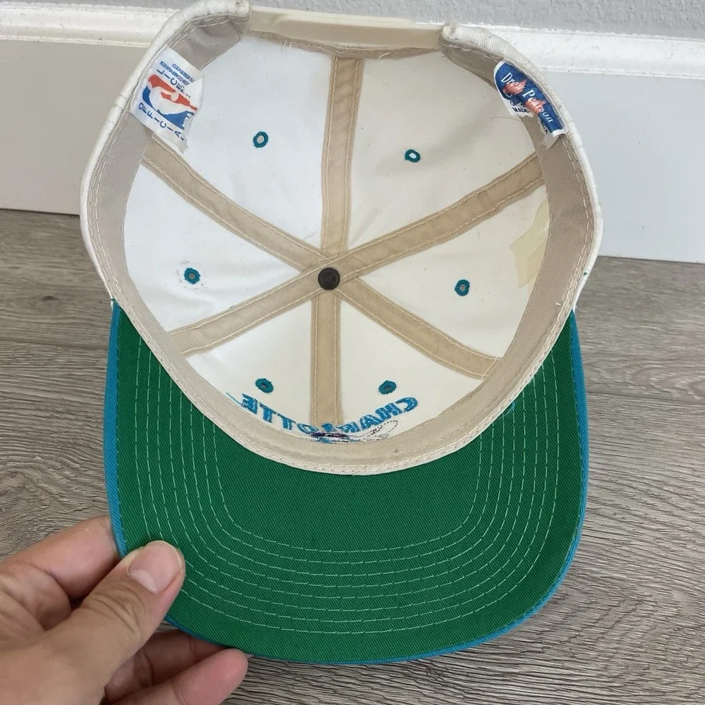 Vintage 90s NBA Charlotte Hornets Basketball Hat Logo Graphics Snapback Cap Teal
